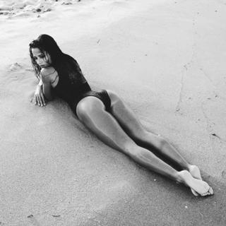 Katya Henry feet photo thumbnail