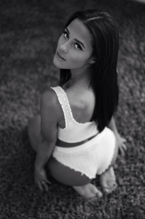 Katya Henry feet photo thumbnail