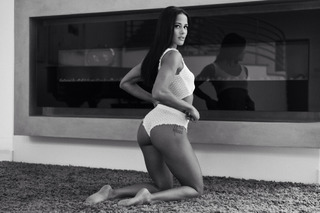 Katya Henry feet photo thumbnail