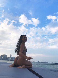 Katya Henry feet photo thumbnail