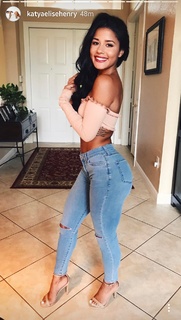 Katya Henry feet photo thumbnail