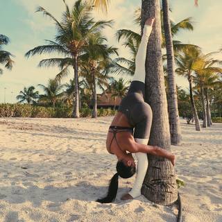 Katya Henry feet photo thumbnail