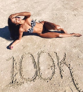 Katya Henry feet photo thumbnail