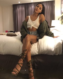 Katya Henry feet photo thumbnail