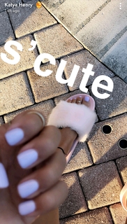 Katya Henry feet photo thumbnail