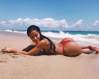 Katya Henry feet photo thumbnail