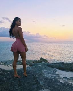 Katya Henry feet photo thumbnail