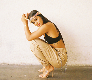 Katya Henry feet photo thumbnail