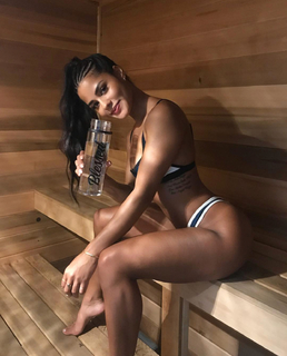 Katya Henry feet photo thumbnail