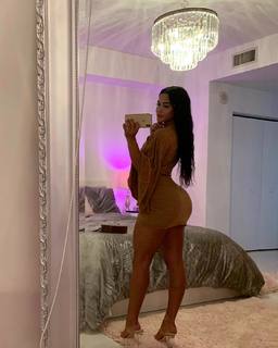 Katya Henry feet photo thumbnail