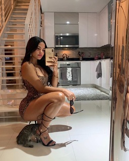 Katya Henry feet photo thumbnail