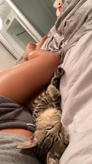 Katya Henry feet photo thumbnail