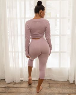 Katya Henry feet photo thumbnail