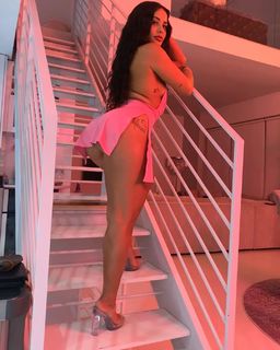 Katya Henry feet photo thumbnail