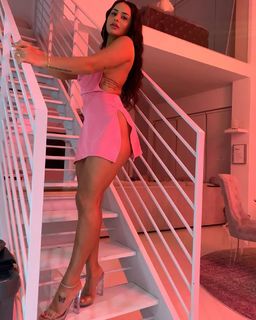 Katya Henry feet photo thumbnail