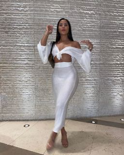 Katya Henry feet photo thumbnail