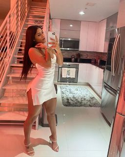 Katya Henry feet photo thumbnail