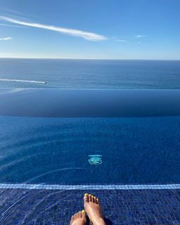 Katya Henry feet photo thumbnail