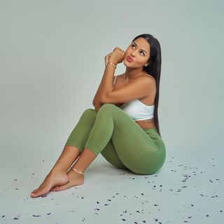 Katya Henry feet photo thumbnail