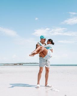 Katya Henry feet photo thumbnail