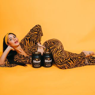 Katya Henry feet photo thumbnail