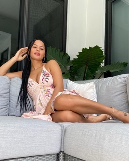 Katya Henry feet photo thumbnail