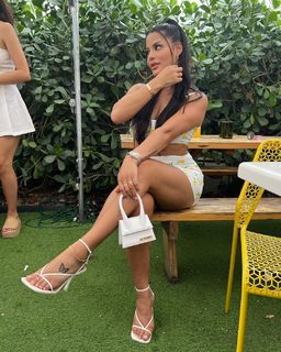 Katya Henry feet photo thumbnail