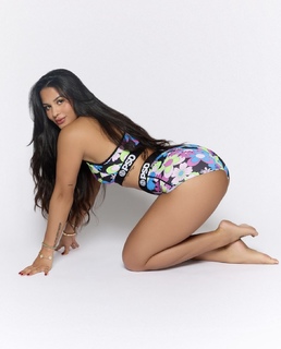 Katya Henry feet photo thumbnail