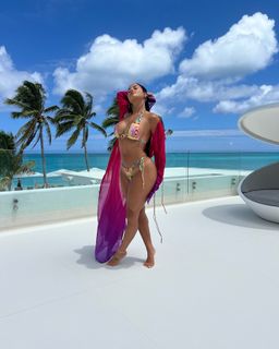 Katya Henry feet photo thumbnail