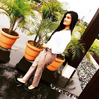 Kaur. B. feet photo 3