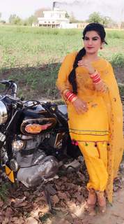 Kaur. B. feet photo 17