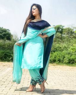 Kaur. B. feet photo 16