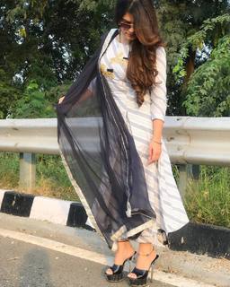 Kaur. B. feet photo 12