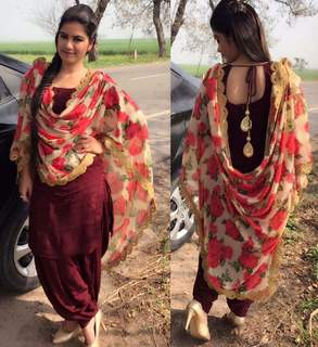 Kaur. B. feet photo 9