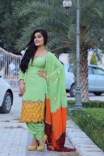 Kaur. B. feet photo 7