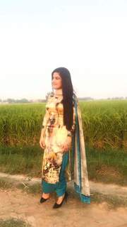 Kaur. B. feet photo 3