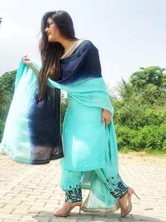 Kaur. B. feet photo 18