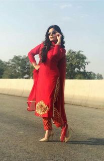 Kaur. B. feet photo 7