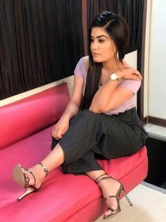 Kaur. B. feet photo 3