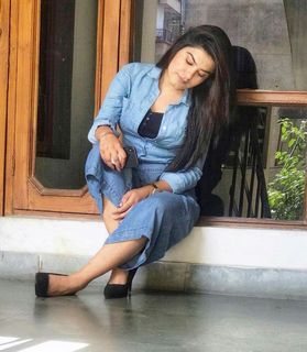 Kaur. B. feet photo 1