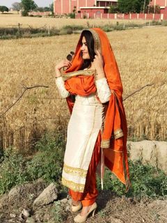 Kaur. B. feet photo 17