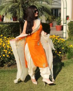 Kaur. B. feet photo 20