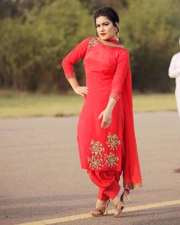 Kaur. B. feet photo 15