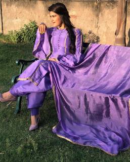 Kaur. B. feet photo 12