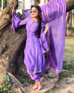 Kaur. B. feet photo 10
