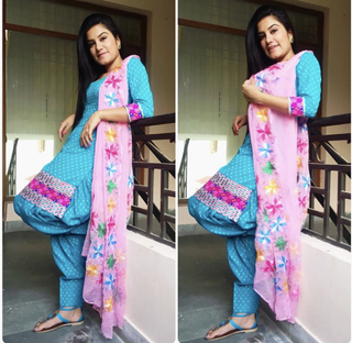 Kaur. B. feet photo 10