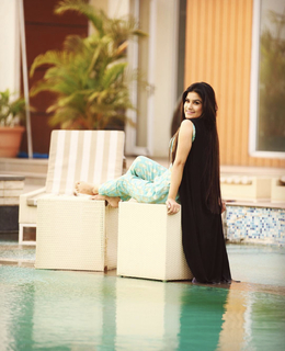 Kaur. B. feet photo 6