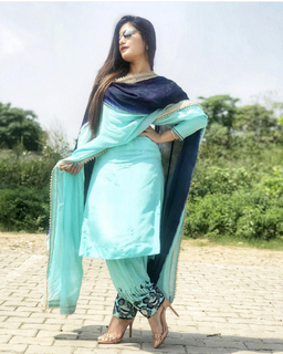 Kaur. B. feet photo 13