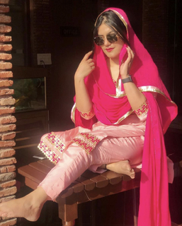 Kaur. B. feet photo 9