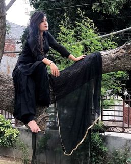 Kaur. B. feet photo 17